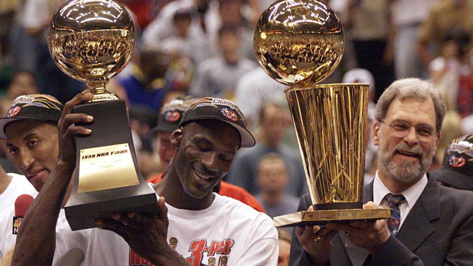 Michael Jordan Wasn t A Fan Of Phil Jackson When The Chicago Bulls