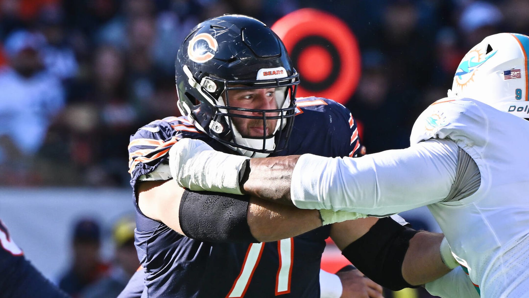 Former Bears OL, first-round pick leaving for Patriots in free agency