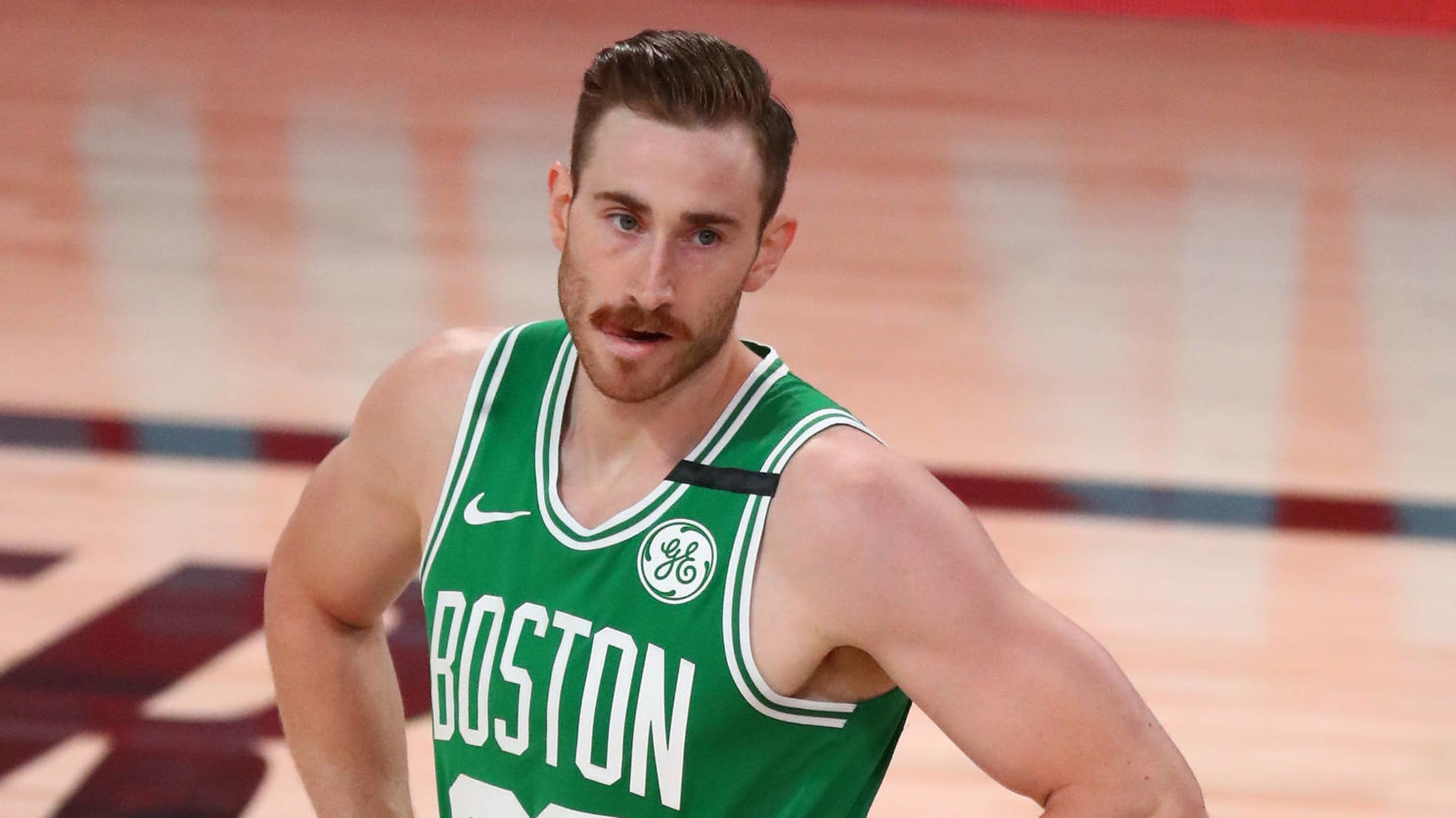 Hornets acquire Gordon Hayward, 2 draft picks from Celtics