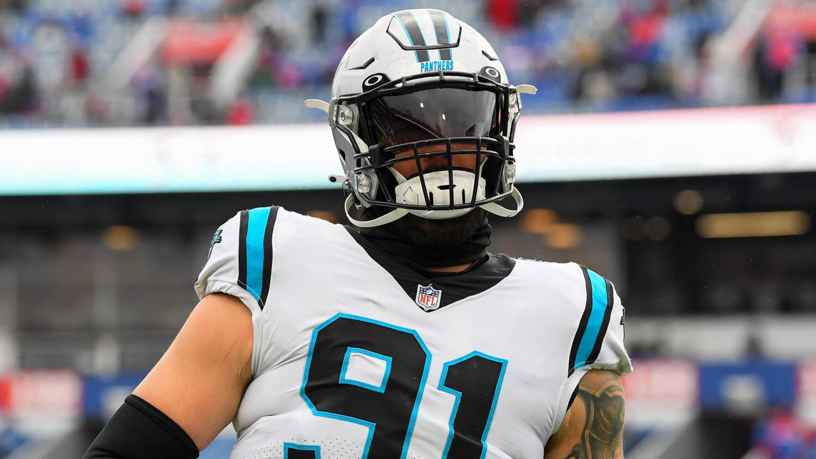 Chargers sign former Panthers DL Morgan Fox