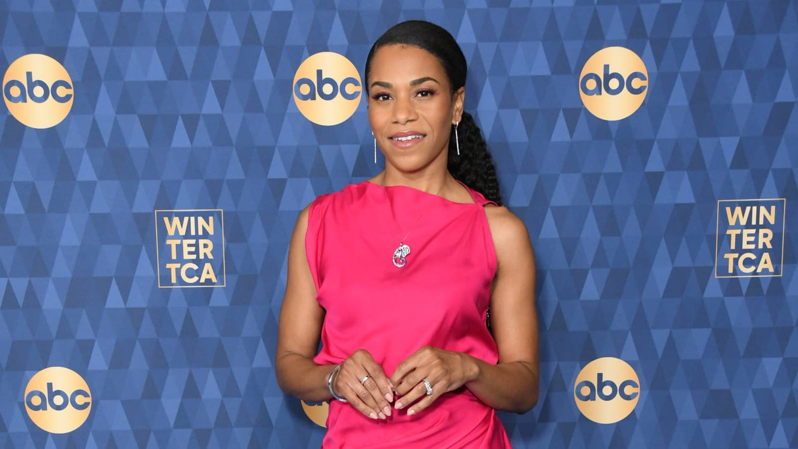 'Grey's Anatomy' star Kelly McCreary is pregnant: 'I actually screamed in shock'