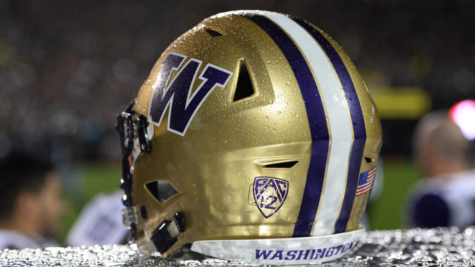 Washington LB has harsh message for Oregon after tense game