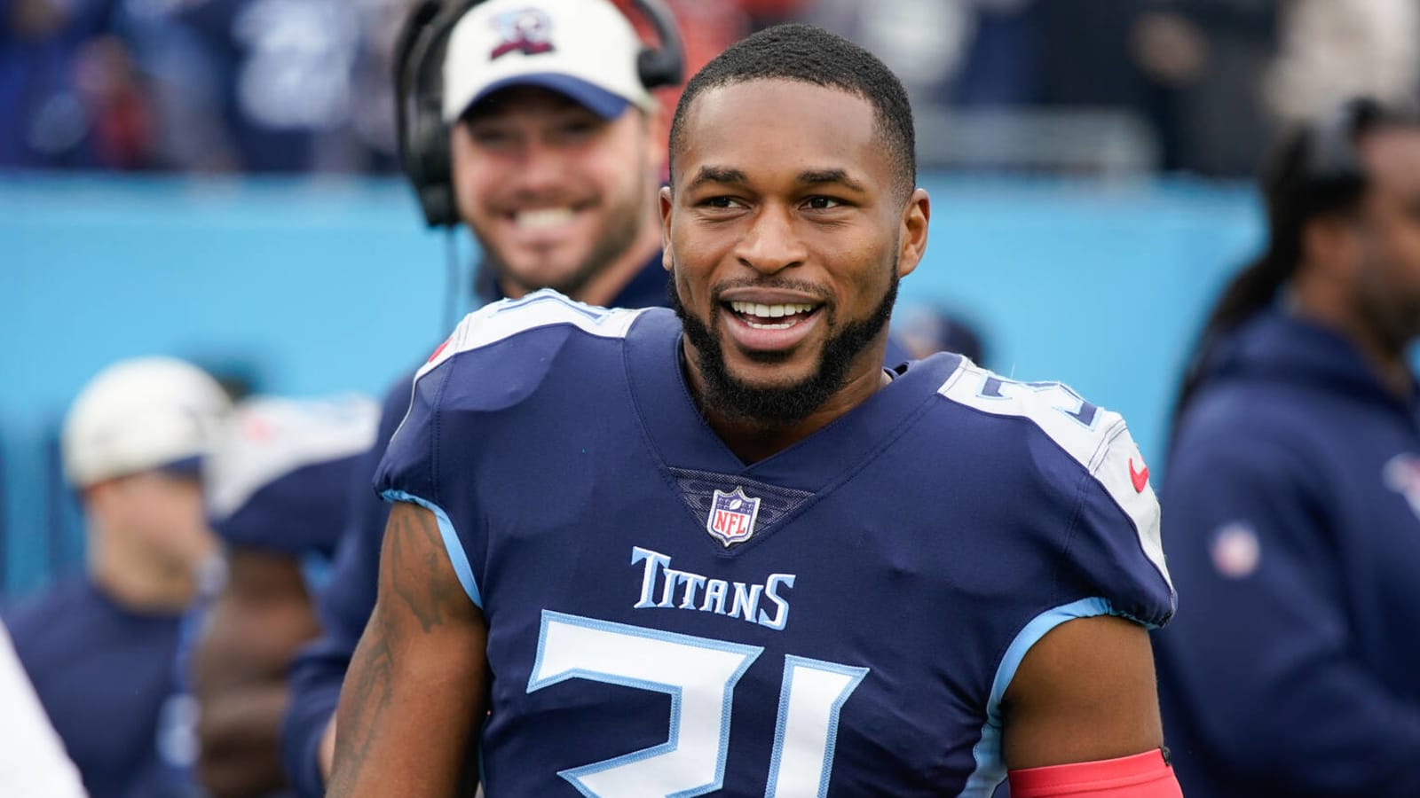 Titans safety addresses salary dispute