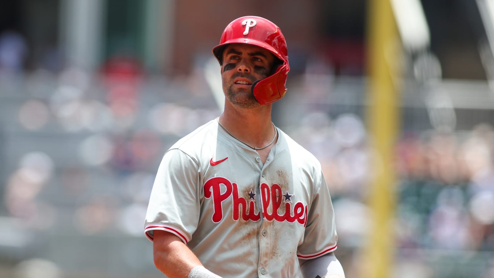 Whit Merrifield suffers injury hours after signing with Braves