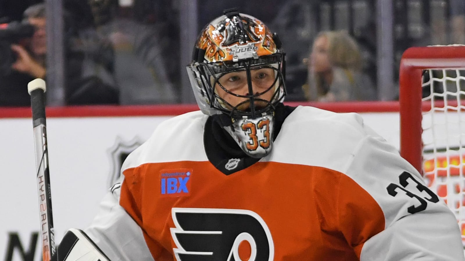 Flyers goaltender out 1-2 weeks with lower-body injury