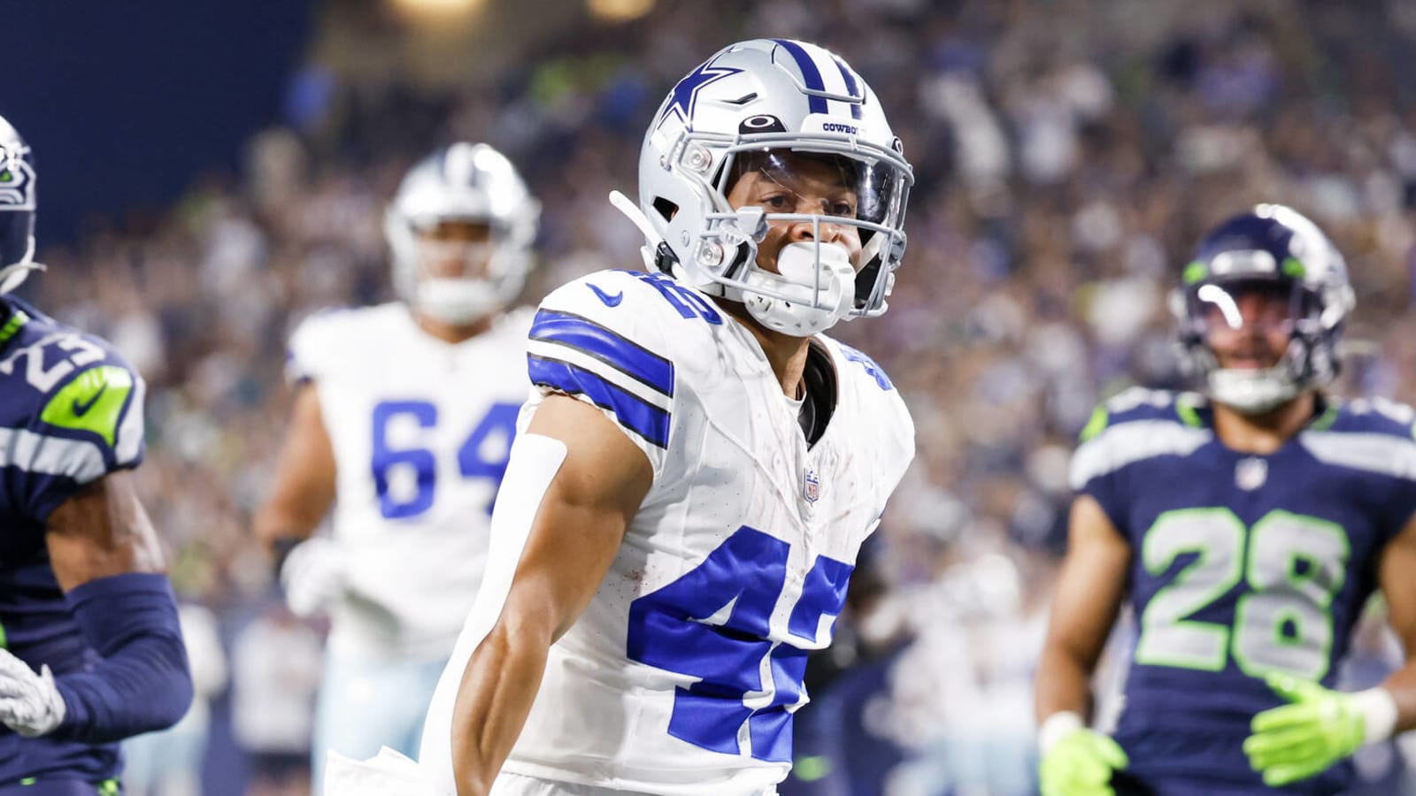 Cowboys' Deuce Vaughn working out at new position