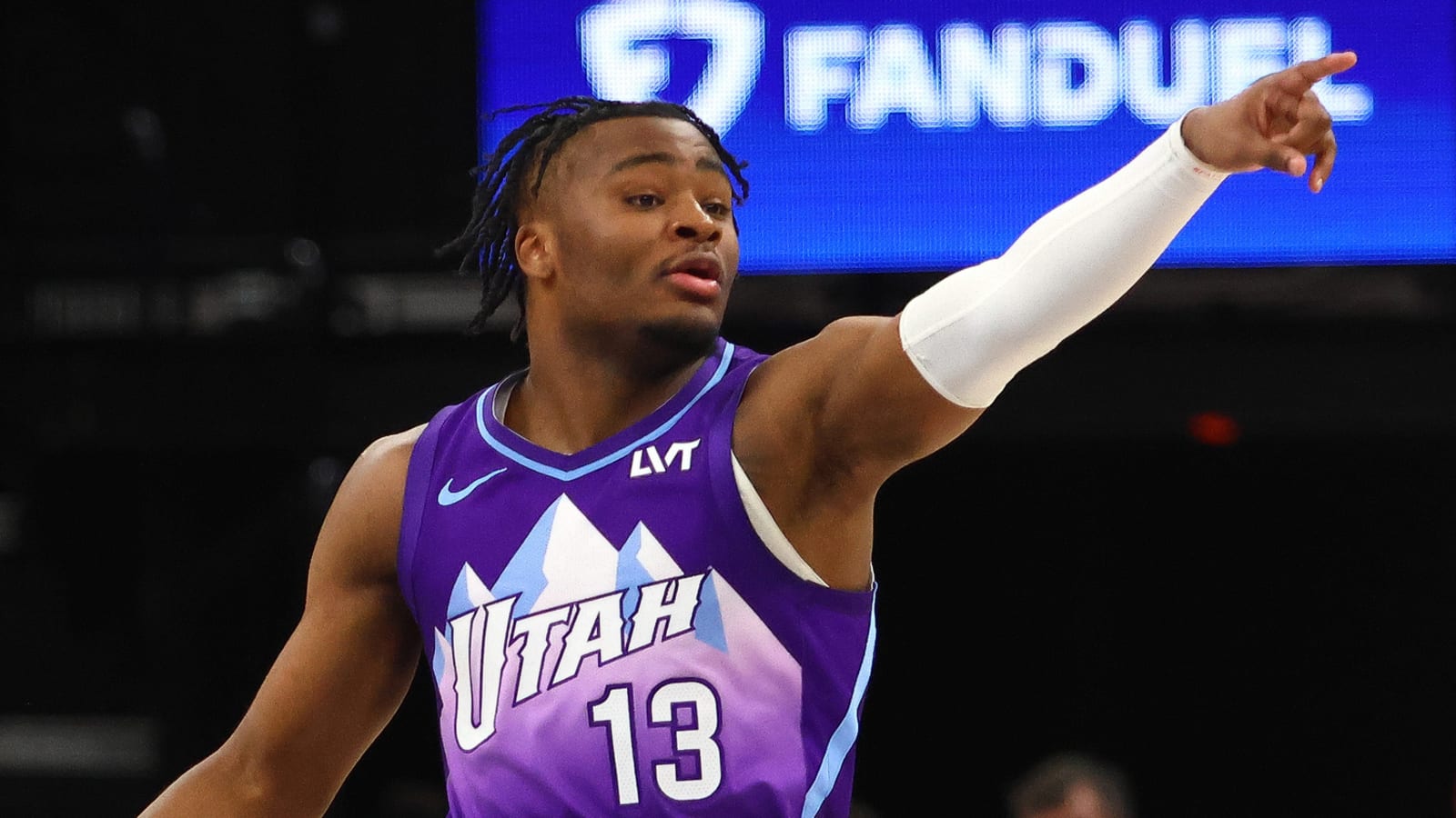 Jazz make big change at point guard