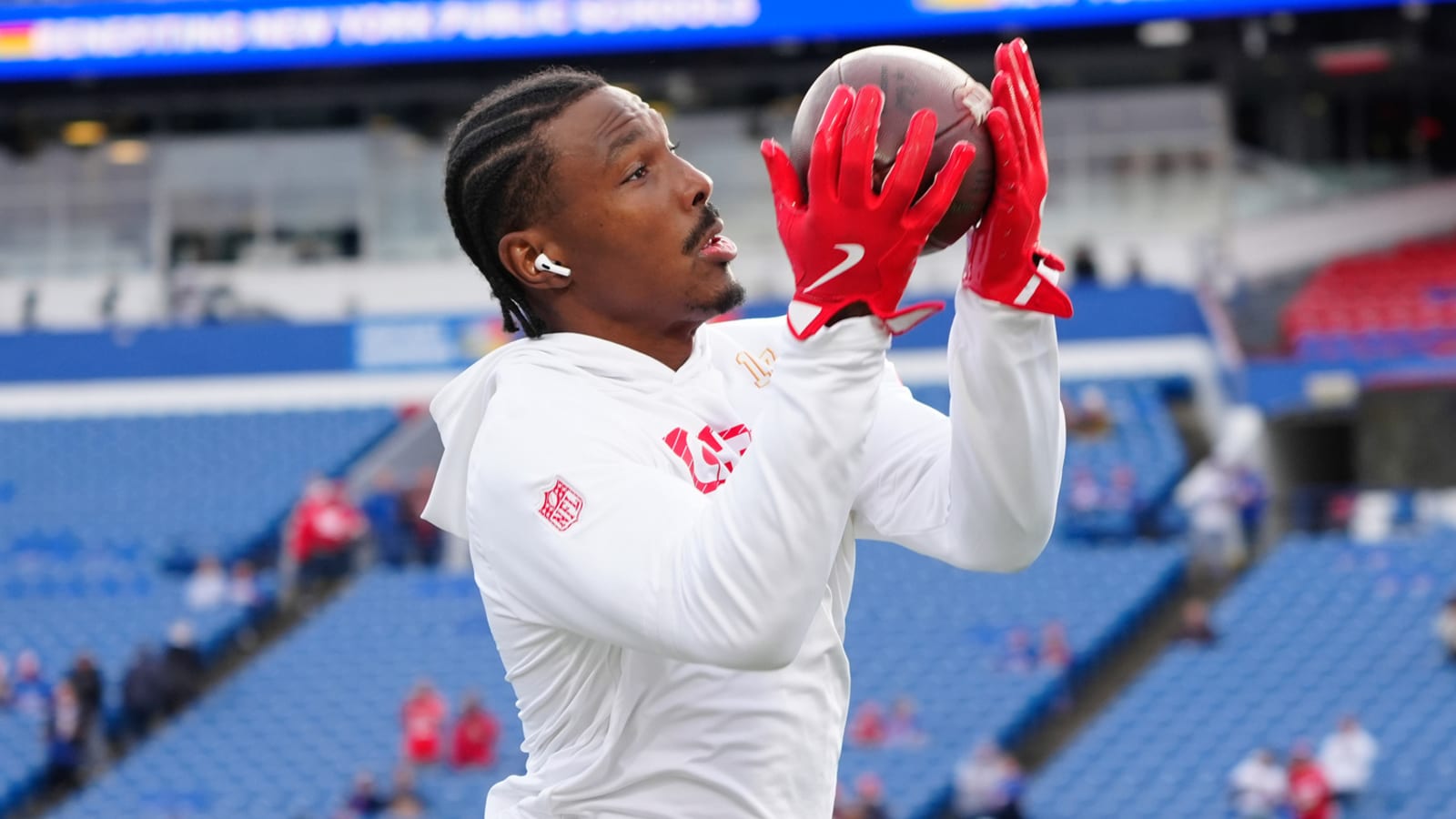Bears Hosted WR Mecole Hardman For Visit