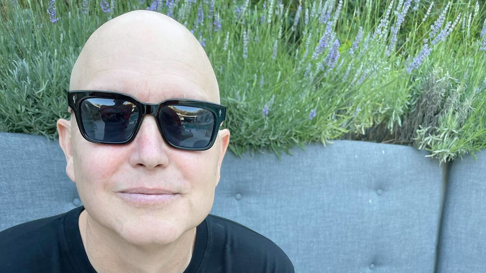 Mark Hoppus shares first photo of 'giant bald head' during cancer battle