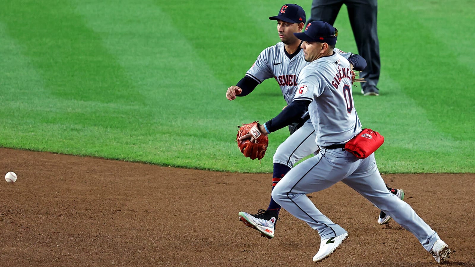 Watch: Dropped pop-up by Guardians gifts Yankees early run