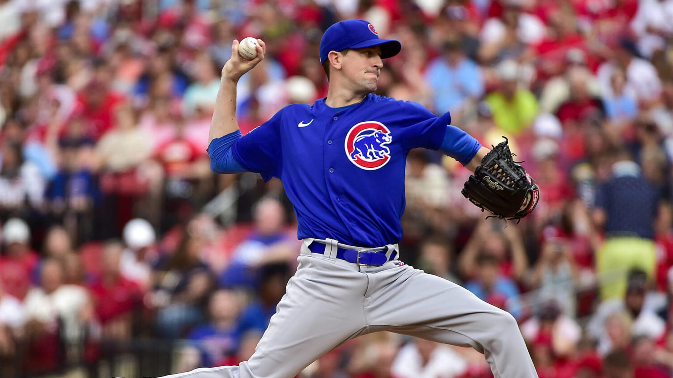 Harden pitches Cubs past Cincinnati, back into first place