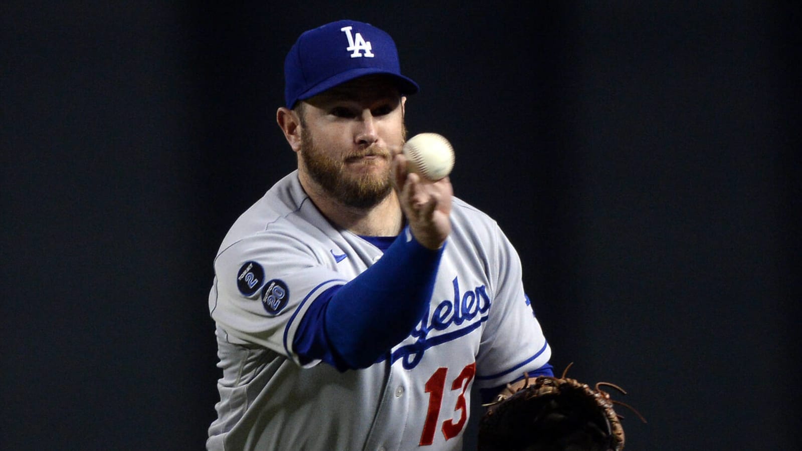 Max Muncy recruiting Freddie Freeman to Dodgers?