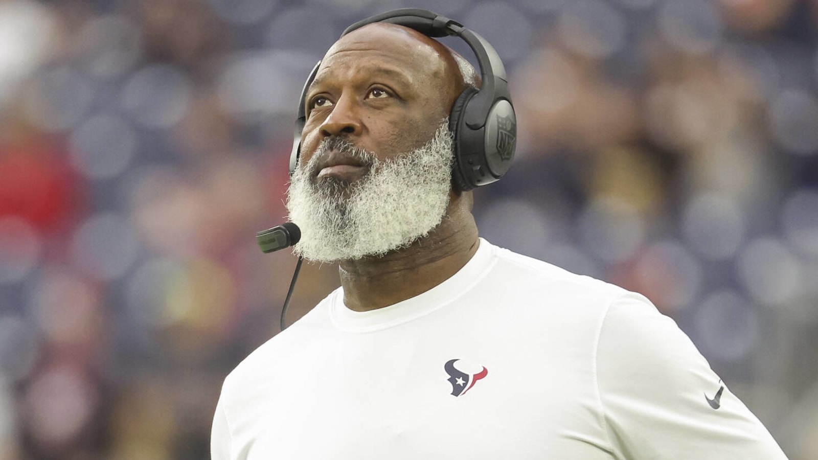Lovie Smith trying to convince Texans to stay another year