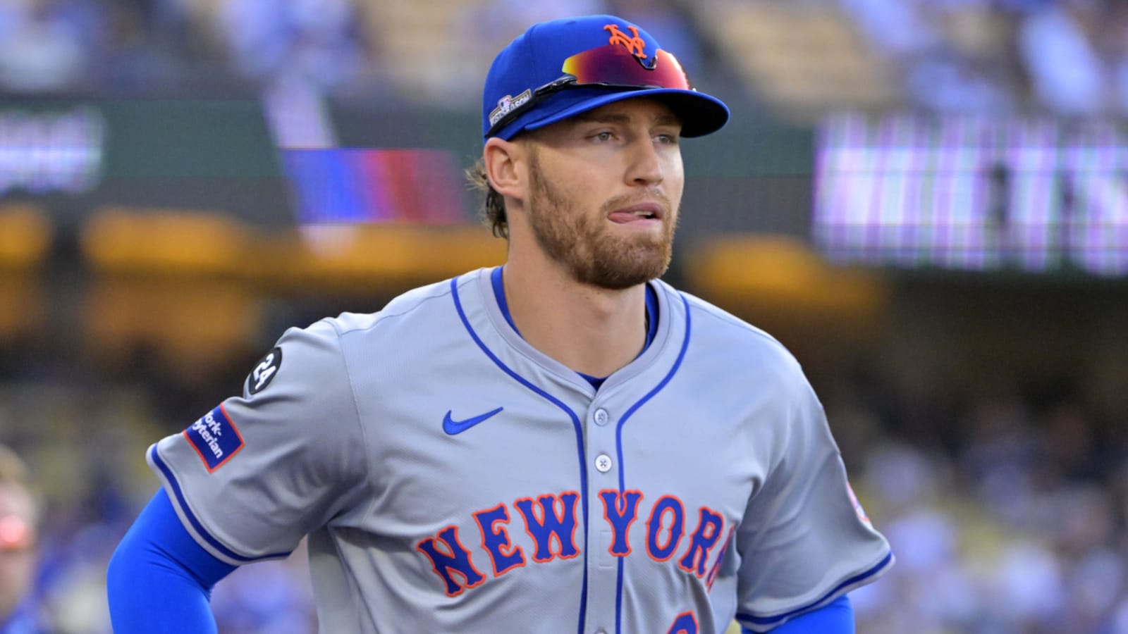Mets outfielder limited by right knee soreness