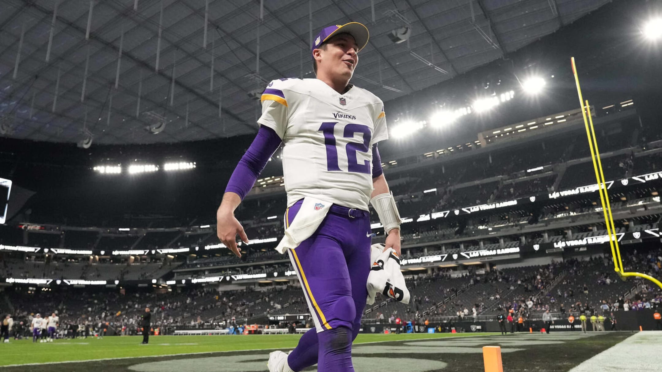 Vikings to start QB Mullens Sunday