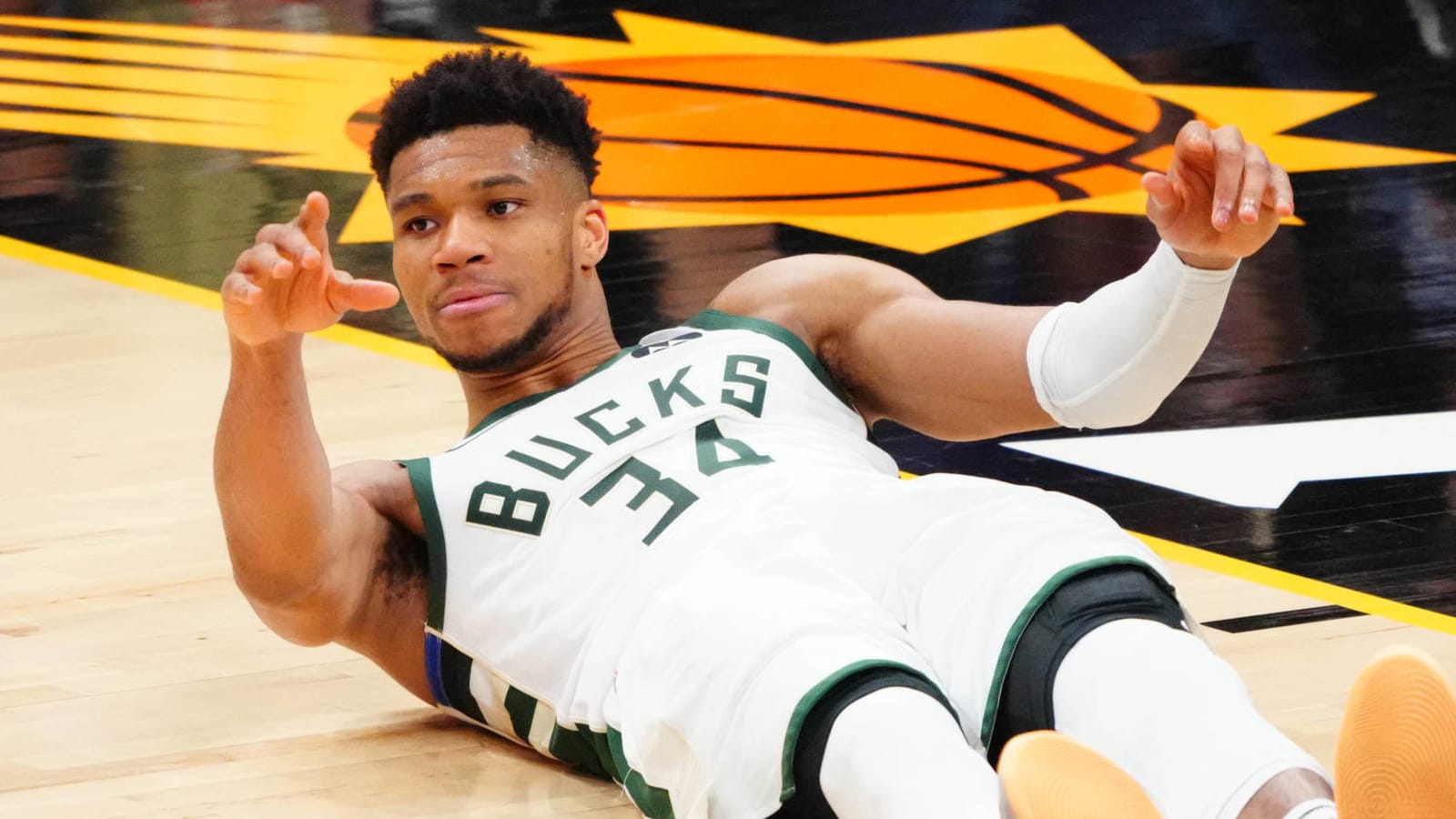 Giannis joins exclusive list in Bucks' Game 2 loss