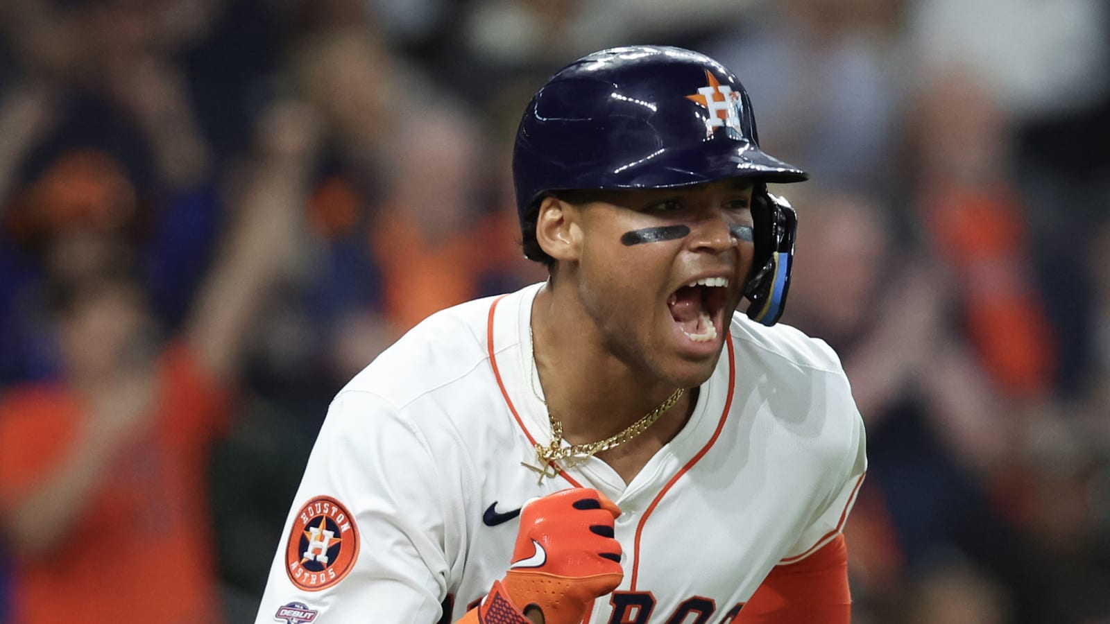 Watch: Astros prospect Smith records hit in first MLB at-bat