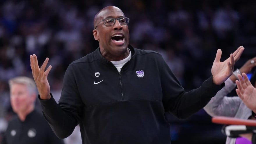 Insider drops report on Kings' extension talks with Mike Brown