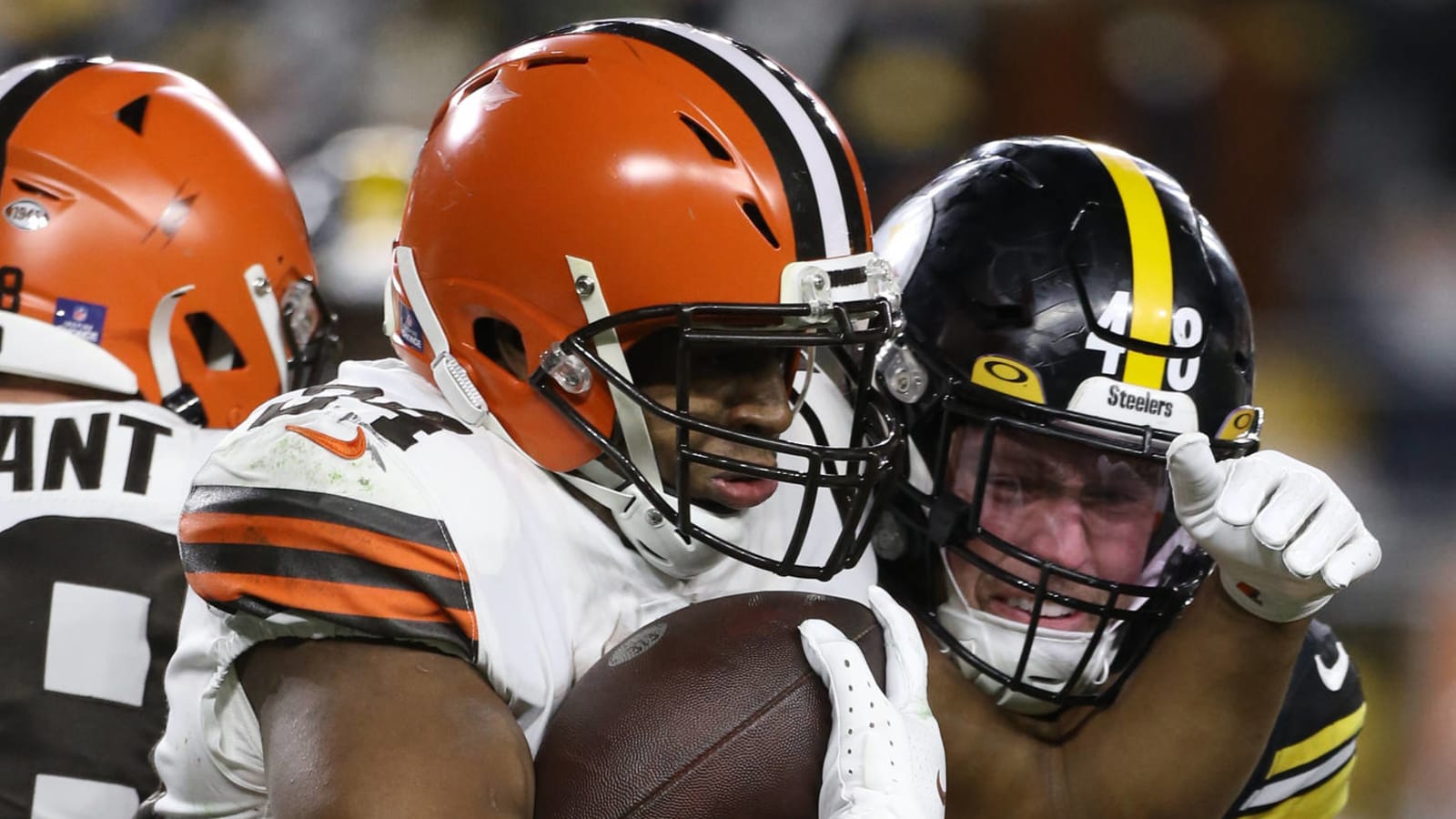 Stiff-arm competition: Najee Harris, Nick Chubb show off their stuff