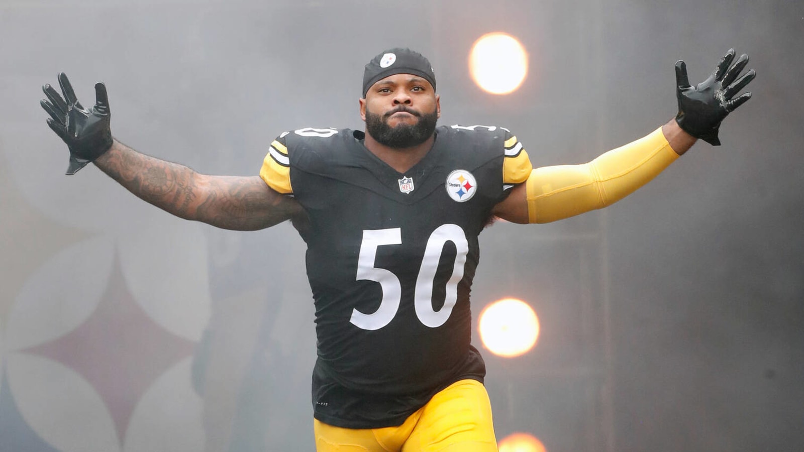 Steelers ILB Elandon Roberts Returns to Practice, Status Still Uncertain for Thursday