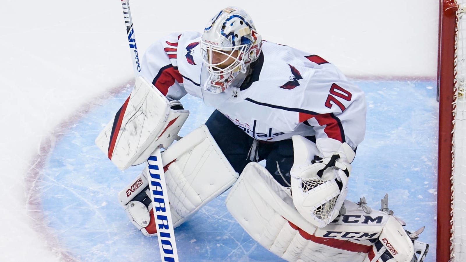 Canucks to sign Braden Holtby