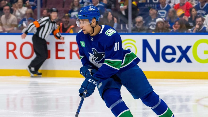 Canucks still far apart with pending free-agent forward