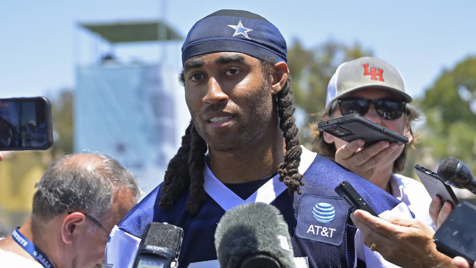 Report Cowboys beat out one other team to land Stephon Gilmore Yardbarker