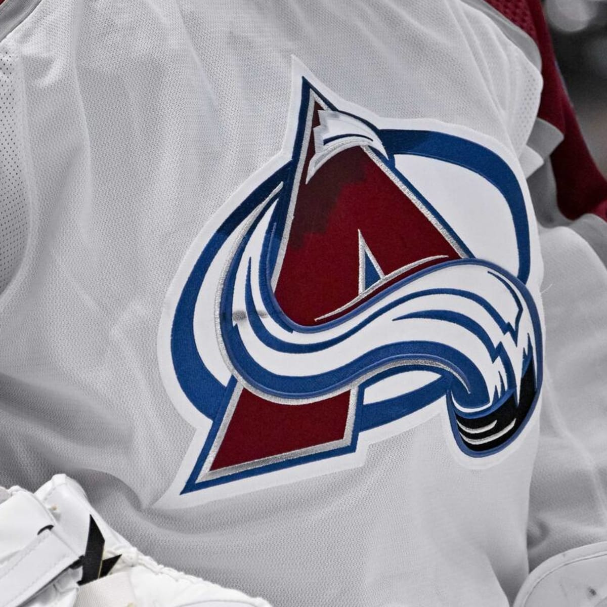 Avalanche unveil 2022 Stanley Cup rings, featuring 669 diamonds