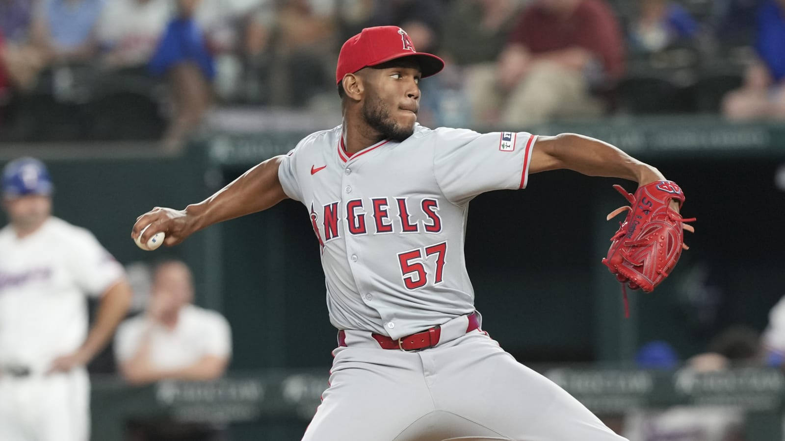 Orioles building up veteran reliever as potential starter