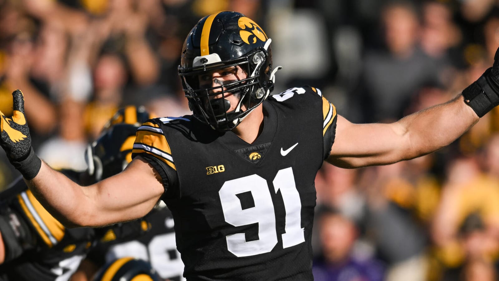 Lukas Van Ness selection continues Packers’ bizarre draft streak