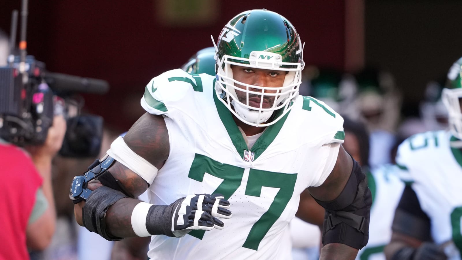 Eight-time Pro Bowler considering retirement