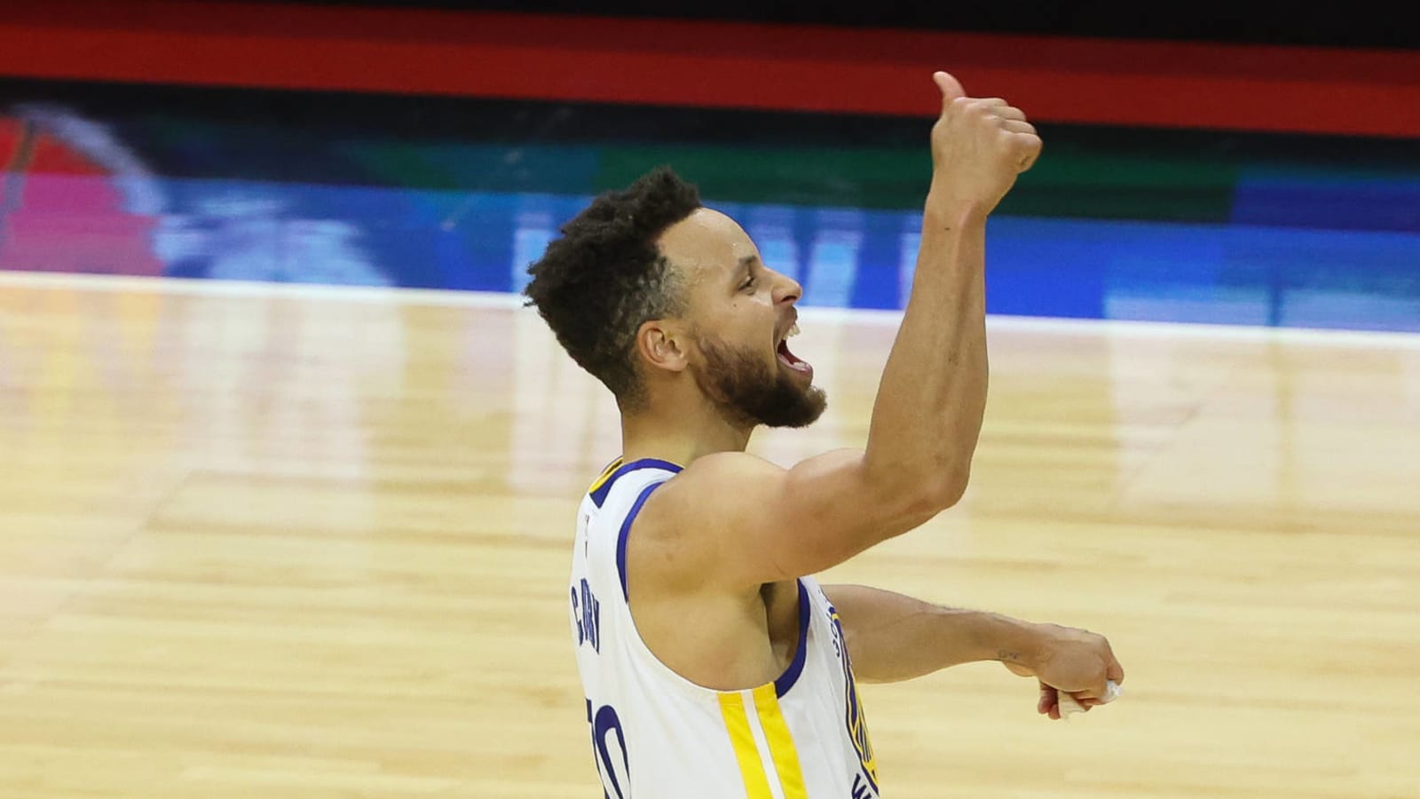 Steph Curry continues ridiculous hot streak for Warriors