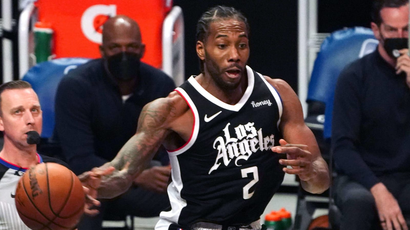 Kawhi Leonard shares why he idolized Allen Iverson