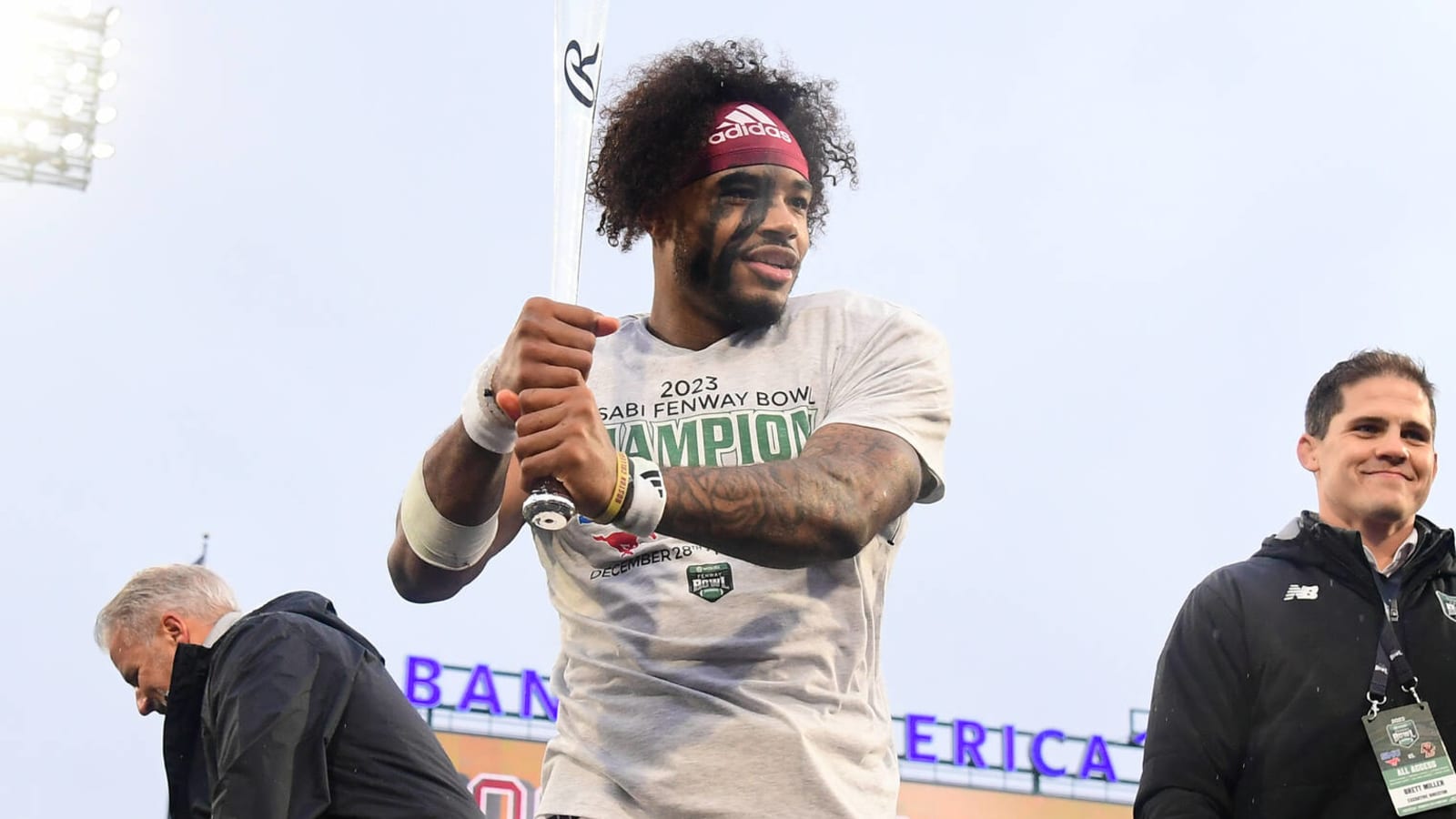 Rainy, late-morning bowl game at Fenway Park looked as you'd expect