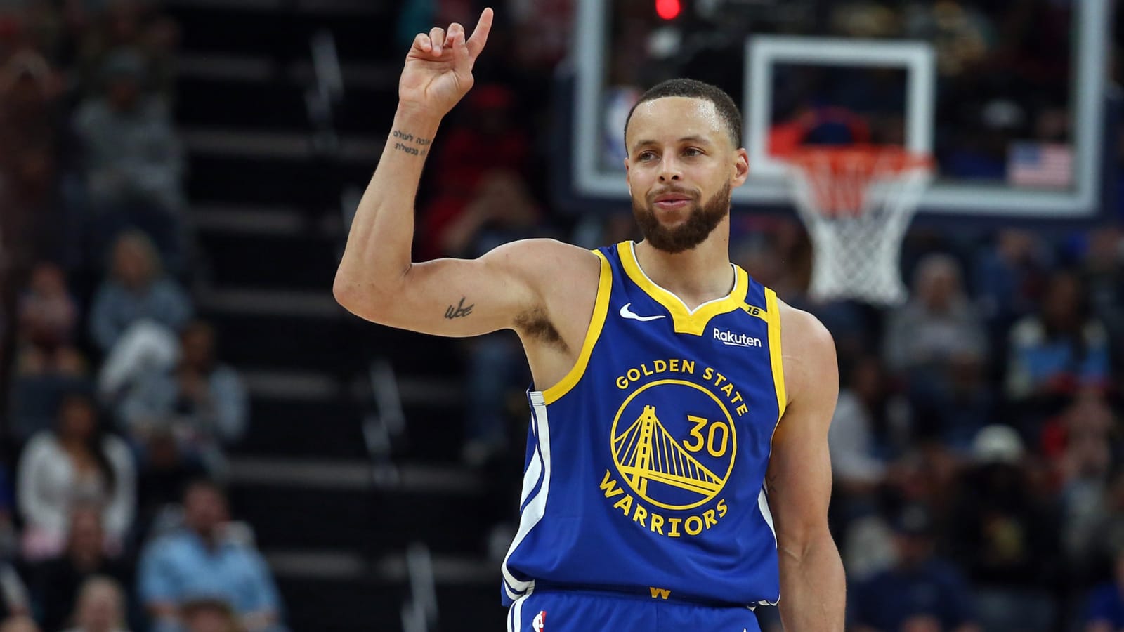 Massive Curry performance lifts Warriors to fifth place in West