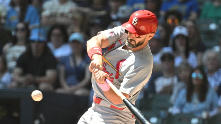 Watch: Matt Carpenter breaks bat in very bizarre fashion