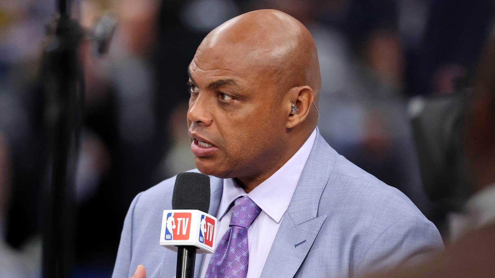Sports world reacts as Charles Barkley announces retirement plans