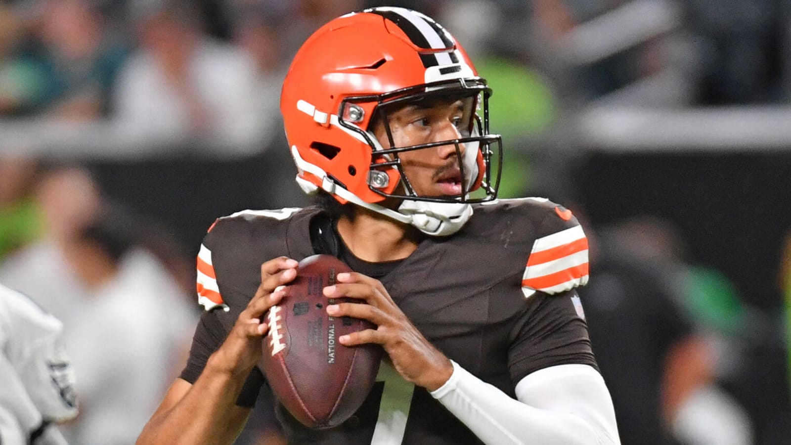 Browns make bizarre move while deciding on backup QB