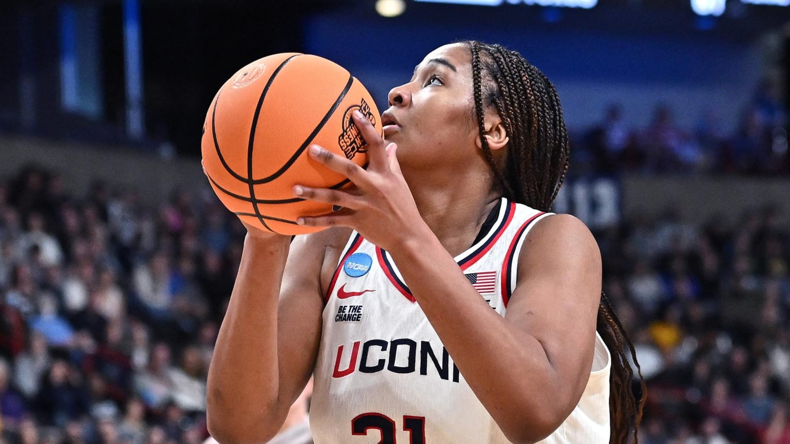 Strong's incredible game shows why UConn should win title