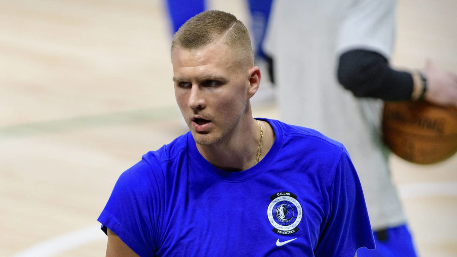 Carlisle: Mavs 'don't have a timetable' for Porzingis' return
