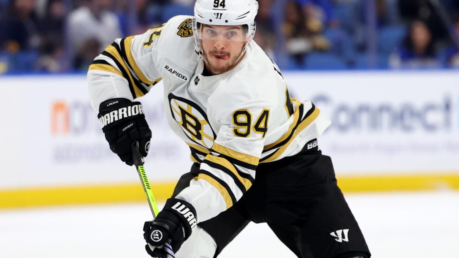  Jakub Lauko brings the fight to Bruins