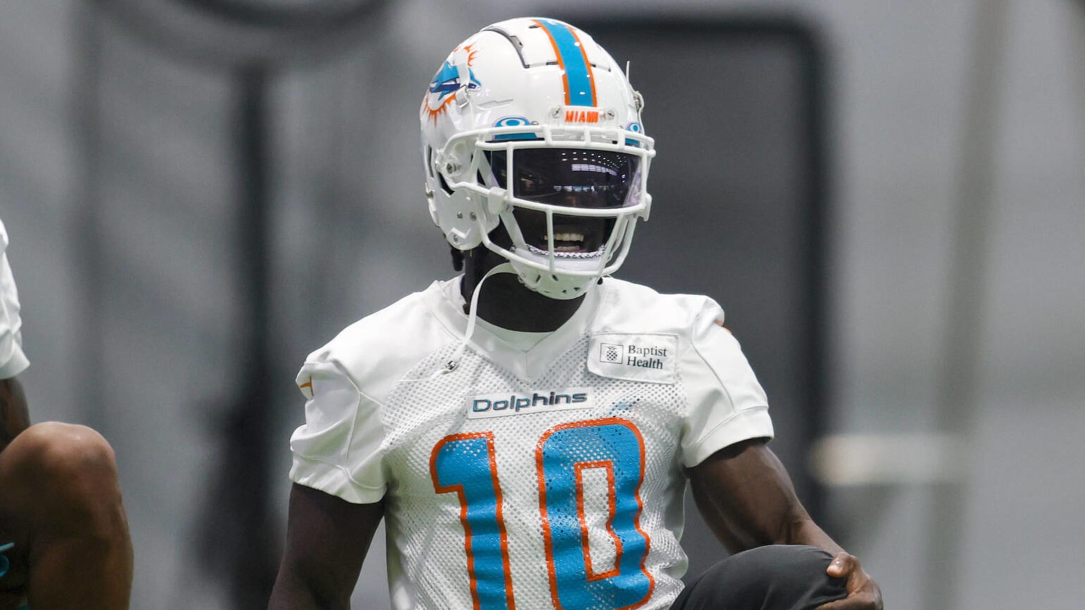 Dolphins WR Tyreek Hill Posts Strong Message Ahead Bills Matchup