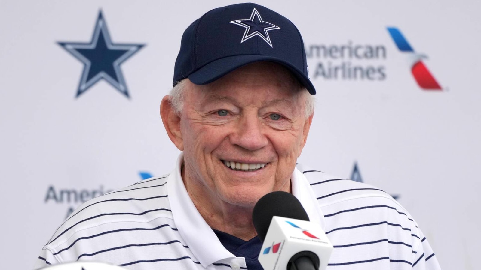 Jerry Jones would welcome a QB controversy