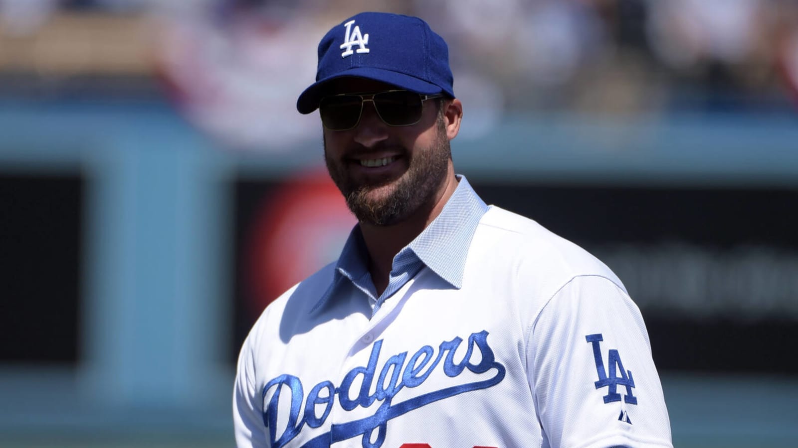 Dodgers opening day first pitch: Valenzuela, Orel Hershiser, Eric