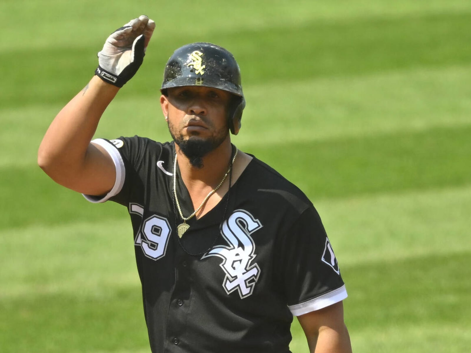 Jose Abreu + the White Sox's tribute to the injured Eloy Jimenez :  r/baseball