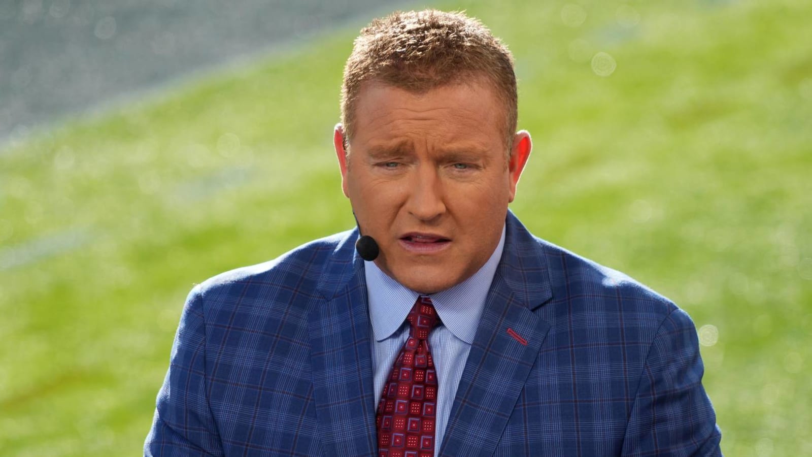 After bowl game comments go viral, Kirk Herbstreit issues clarification 