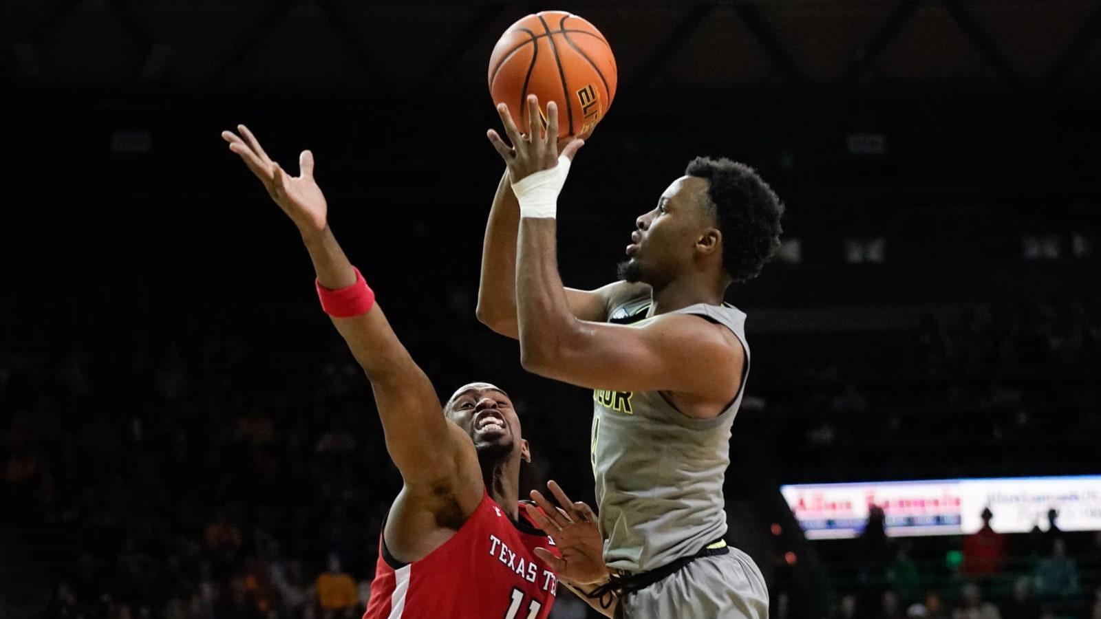 No. 1 Baylor's 21-game win streak snapped by No. 19 Texas Tech
