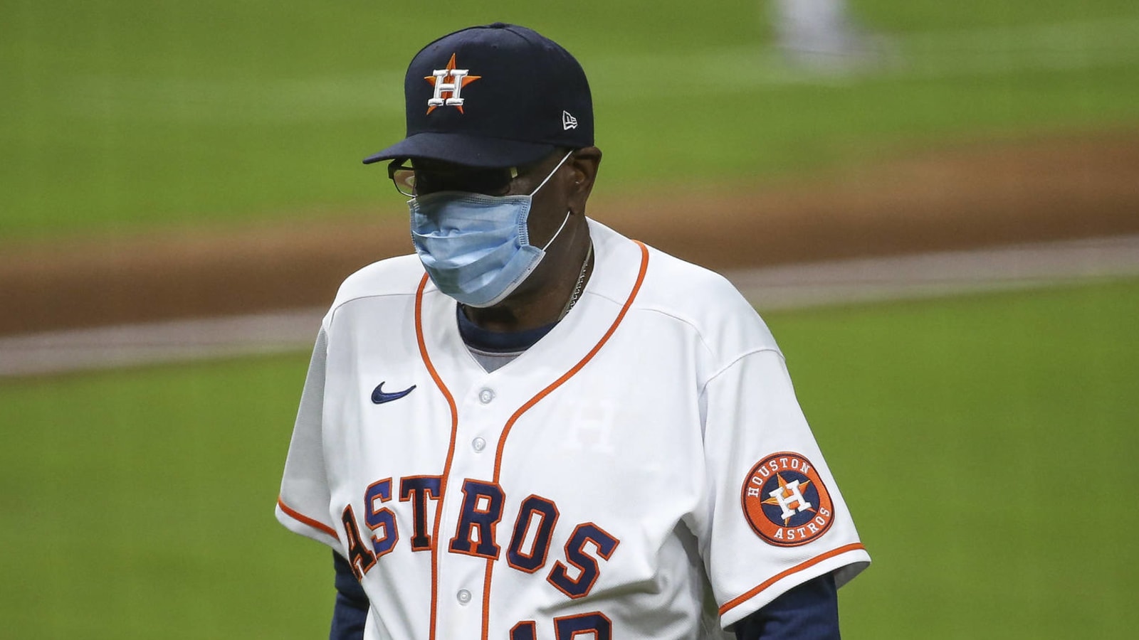 Dusty Baker gets COVID vaccine after early concerns