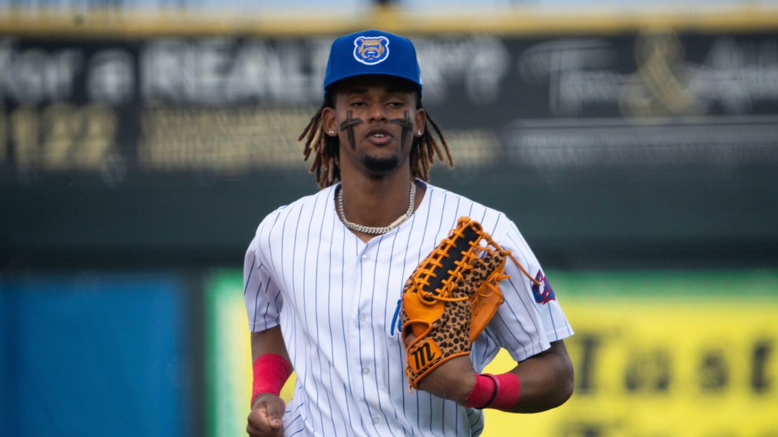 Cubs recall top OF prospect for MLB debut