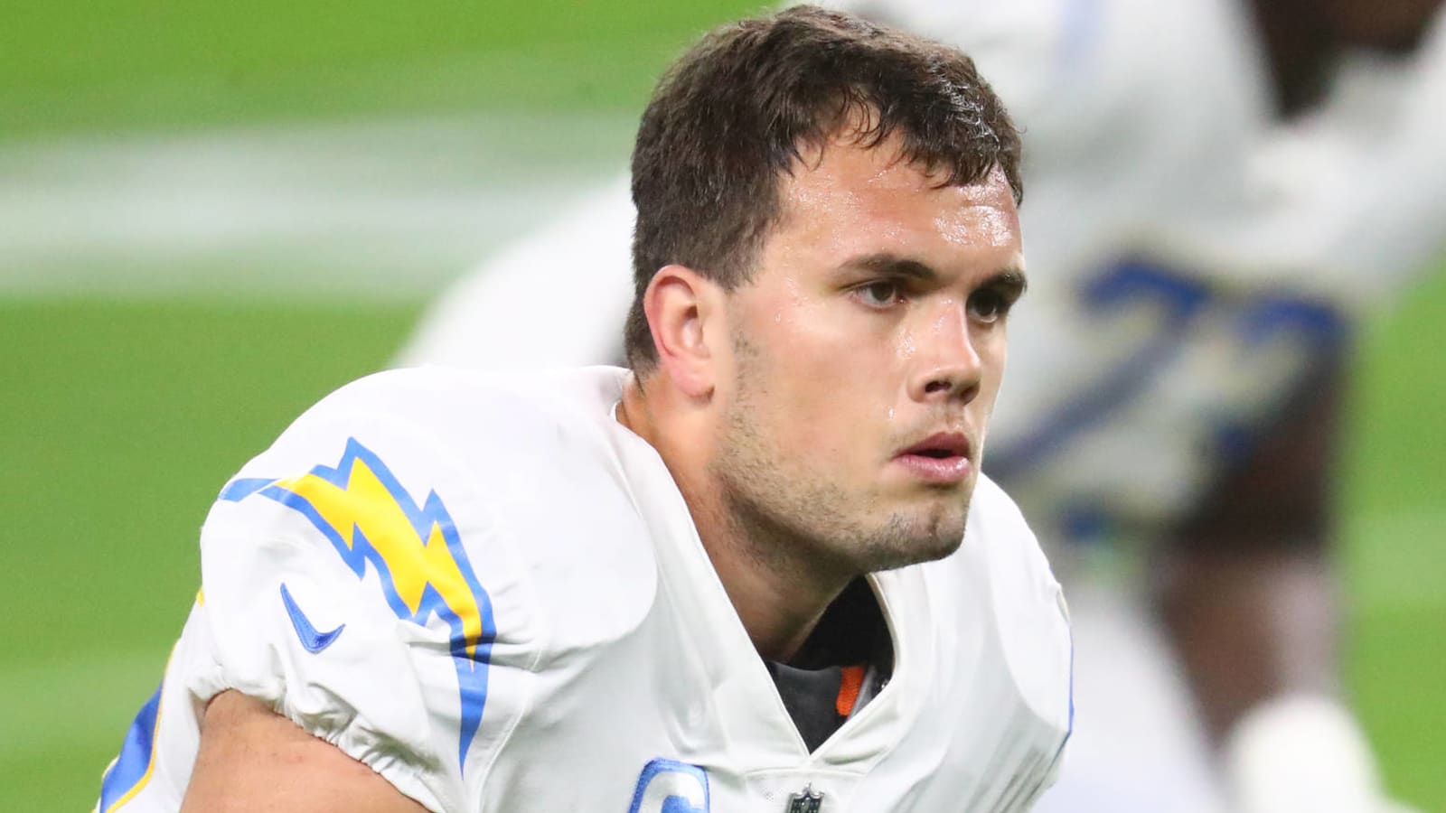 Chargers won't use franchise tag on TE Hunter Henry